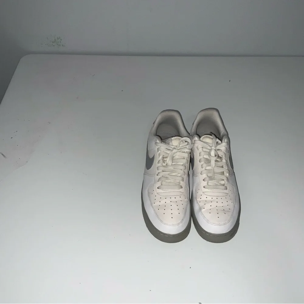 Nike White and Gray Athletic Shoes - Picture 3 of 6